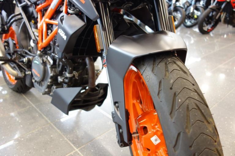 KTM 125 Duke (22 MY)