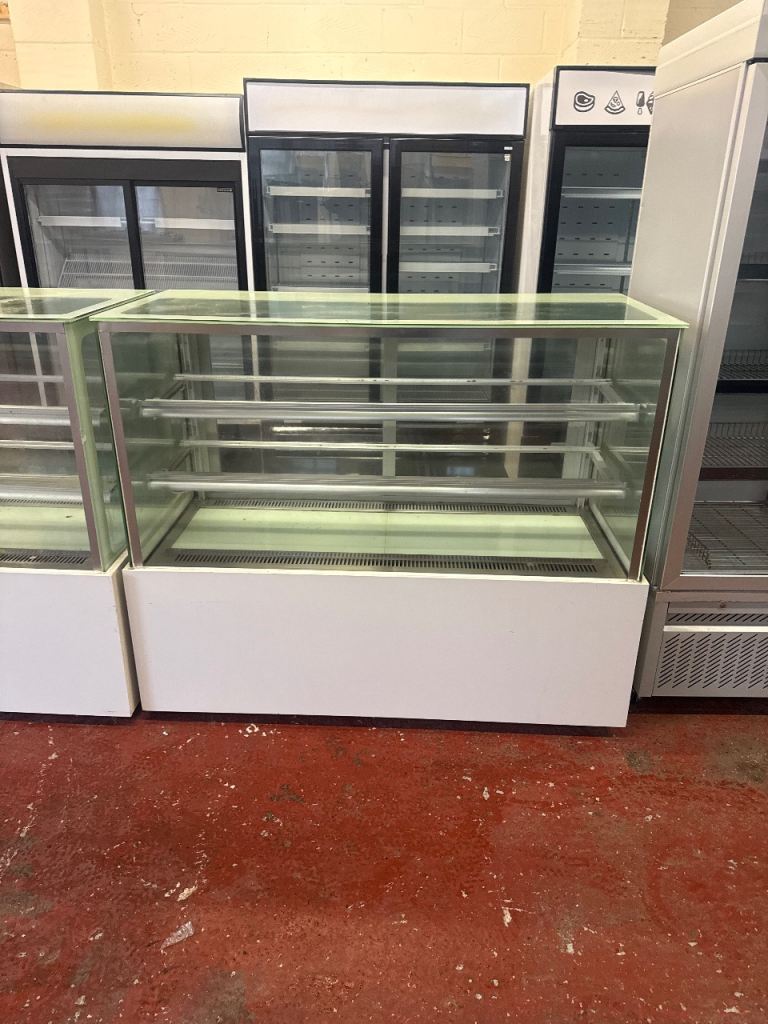 Commercial cake display fridge like new fully serviced cafe shop restaurant 