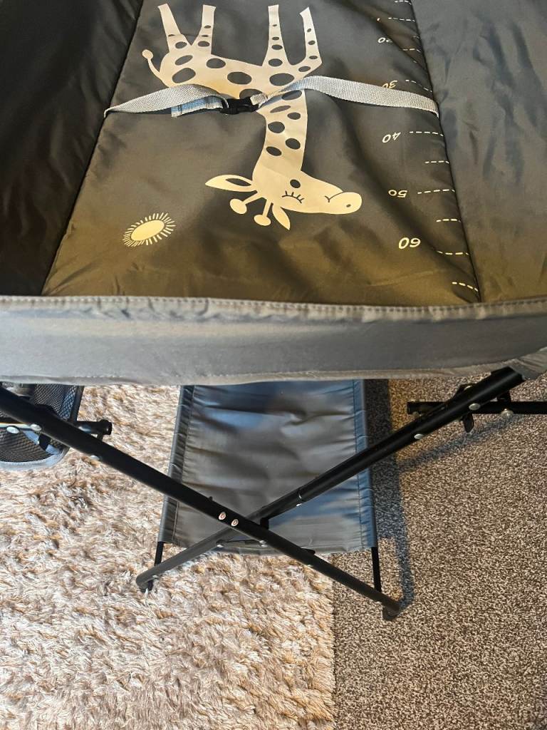 Baby folding changing station table with compartments
