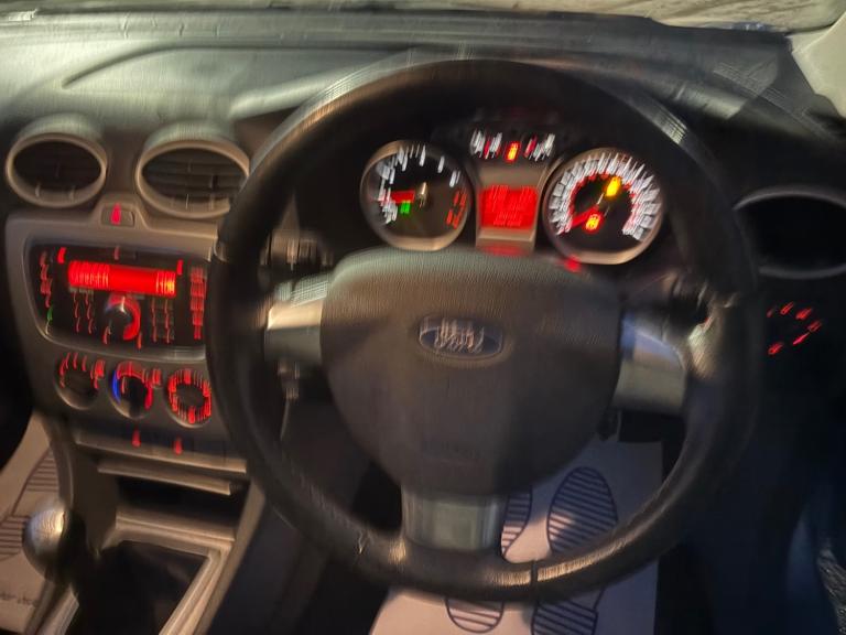 2010 Ford Focus 1.6 Zetec S 5dr - Long Mot -  HATCHBACK Petrol Manual