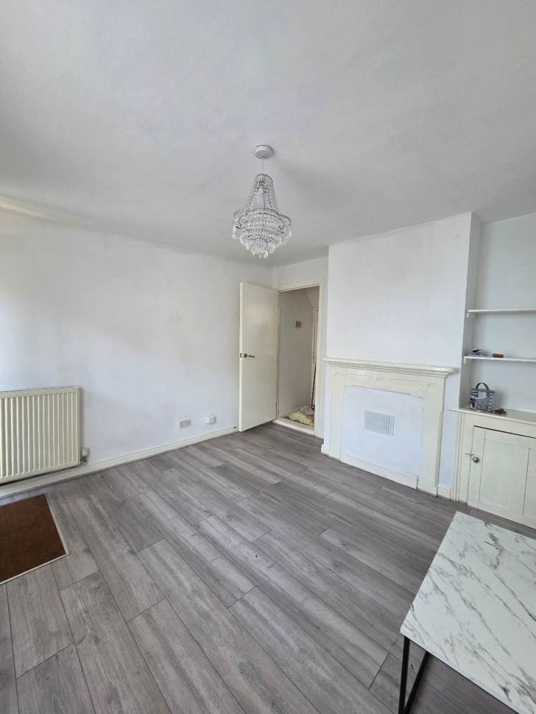 Excellent 2 bedroom house for rent 