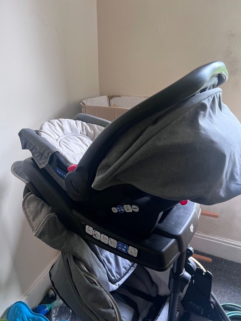 Graco Grey Travel System Pushchair & Car Seat - Good Condition