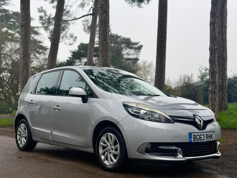 RENAULT SCENIC 1.5 dCi Dynamique TomTom EDC Euro 5 5dr 2013