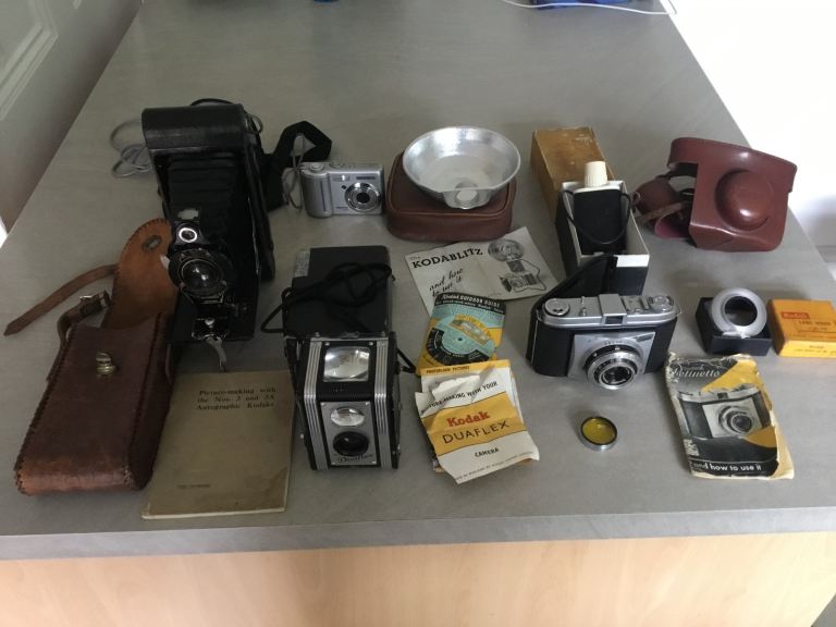 Assorted old cameras 