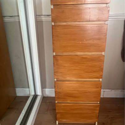 Malm drawers with mirror and 6 drawers £20