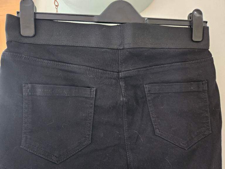 Ladies Black Cropped Trousers Size 14/16 - NEW
