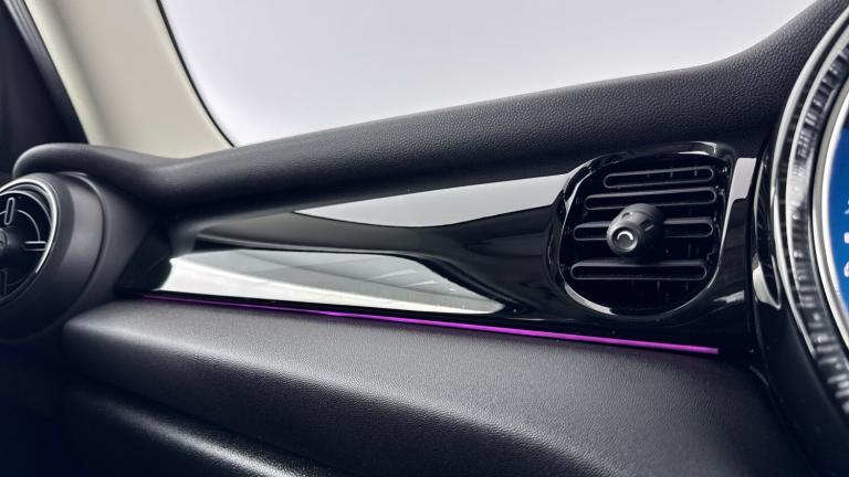 2021 MINI Hatch 1.5 Cooper Classic 5dr Auto [Comfort/Nav Pack] Petrol Hatchback Hatchback Petrol ...