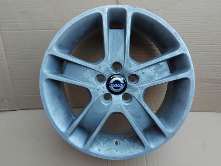 VOLVO ORIGINAL 17in ZAURACK ALLOY WHEEL For C30 S40 V50 7Jx17