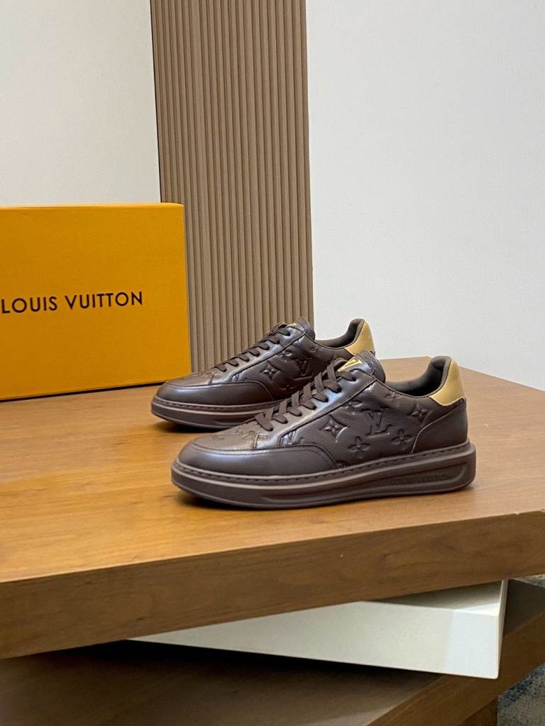 louis vuitton mens Monogram sneaker trainer