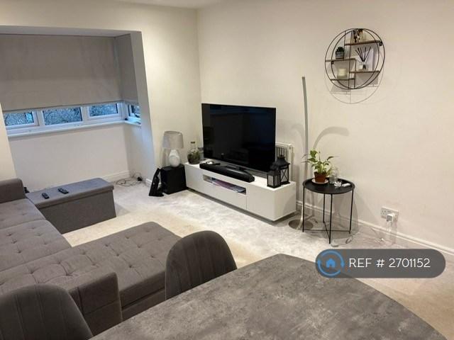 2 bedroom flat in Collingwood Place, Walton-On-Thames, KT12 (2 bed) (#2701152)