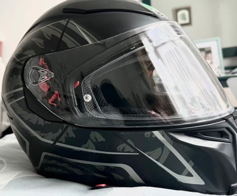 AGV Motorcycle helmet with Senna Bluetooth, size MS 57