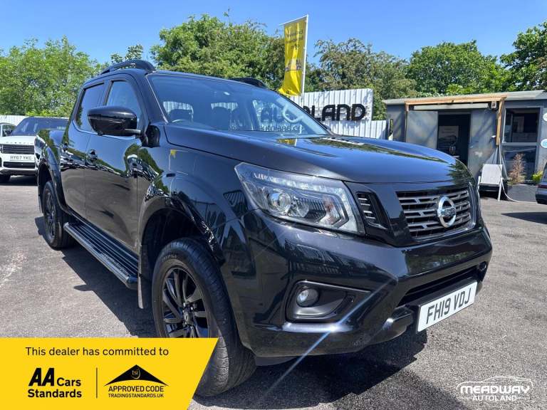 2019 Nissan Navara 2.3 dCi N-Guard Auto 4WD Euro 6 4dr PICK UP Diesel Automatic
