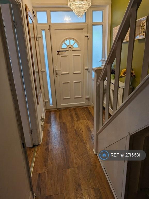 3 bedroom house in St Albans Avenue, London, E6 (3 bed) (#2715631)