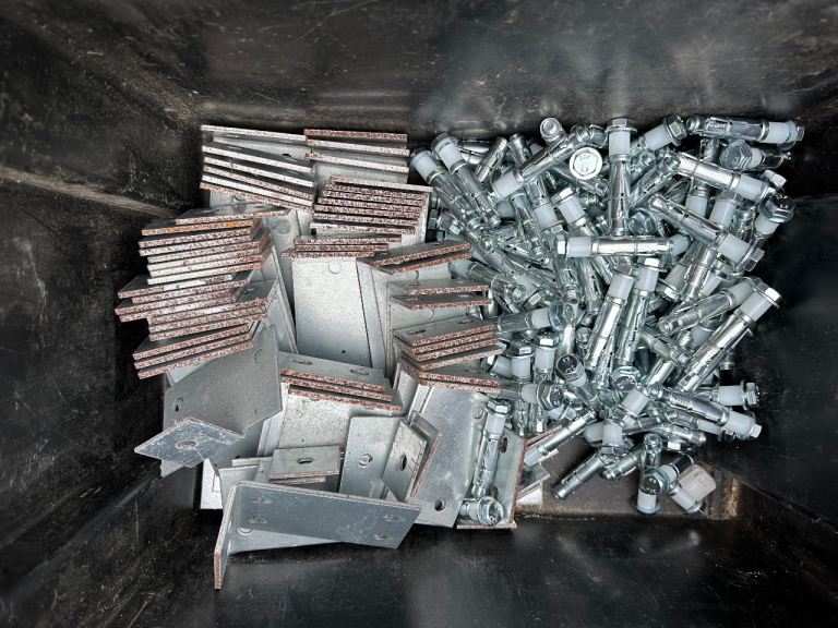 Anchor bolts & heavy duty angle brackets