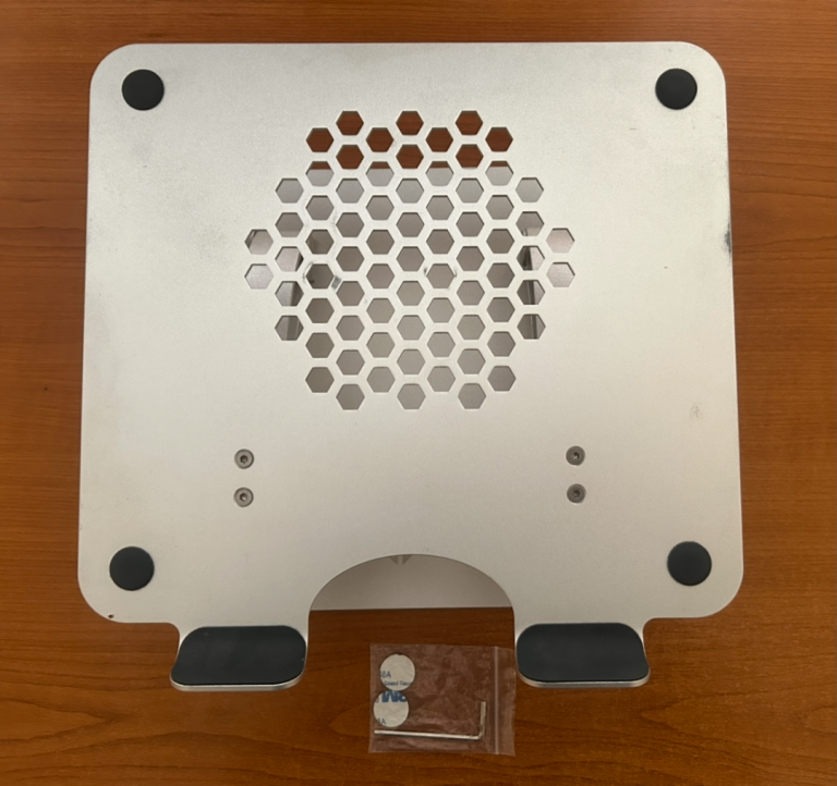 Adjustable laptop stand