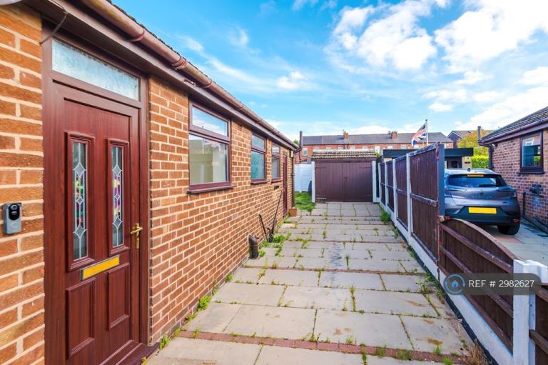 3 bedroom house in Chimes Road, Wigan, WN4 (3 bed) (#2982627)