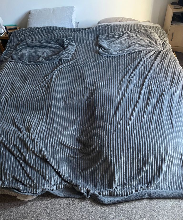 Duvet Cover and 2 Pillow Case Shams