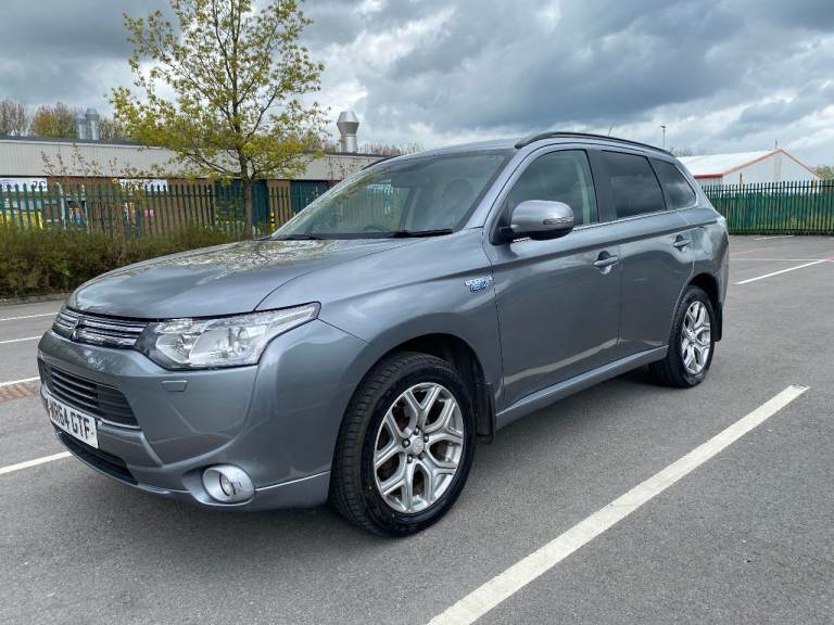 (64) Mitsubishi Outlander PHEV 2.0h 12Kwh GX4h 4WD Auto s/s, F/S/H, £20 Rd Tax,toyota rav4