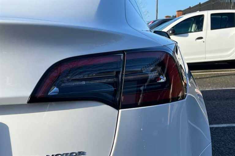 2021 Tesla Model 3 (Dual Motor) Long Range Saloon 4dr Electric Auto 4WDE (346 ps) Saloon Electric...