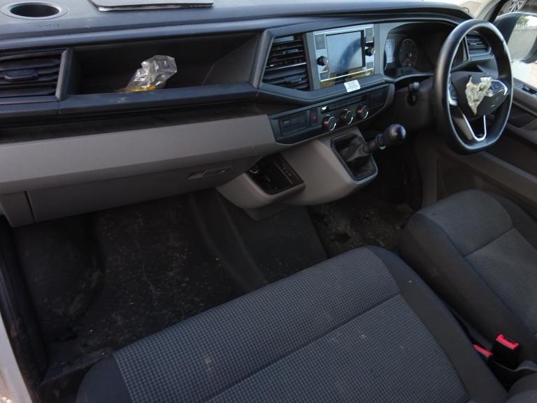 2024 74 REG VOLKSWAGEN TRANSPORTER T30 STARTLINE DIESEL VAN DAMAGED SALVAGE