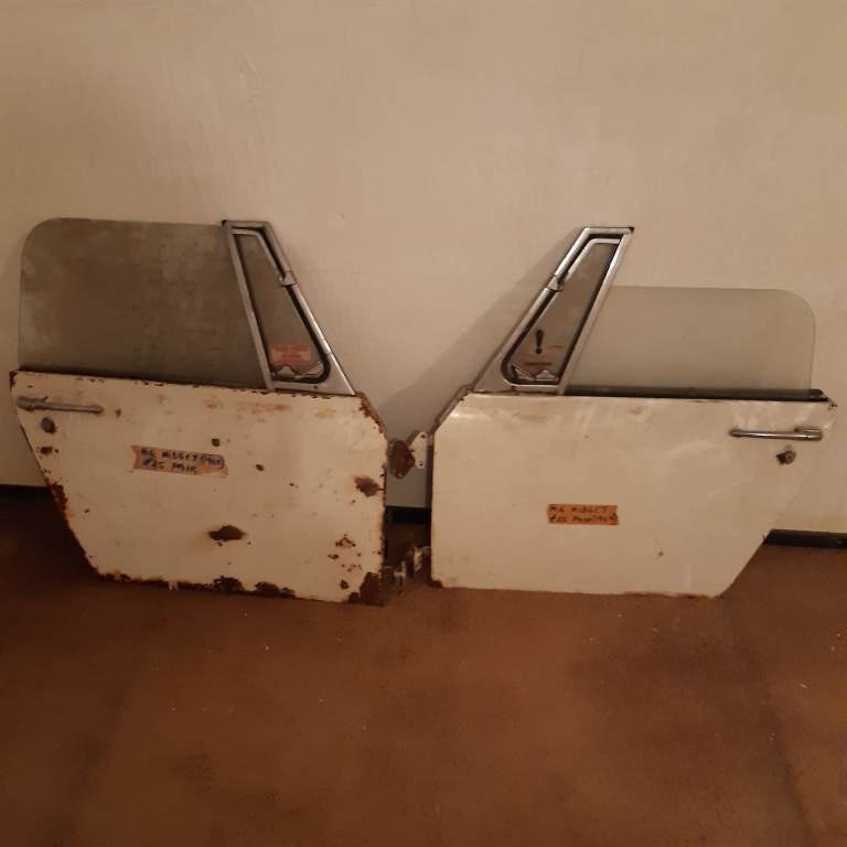 1969 MG Midget doors