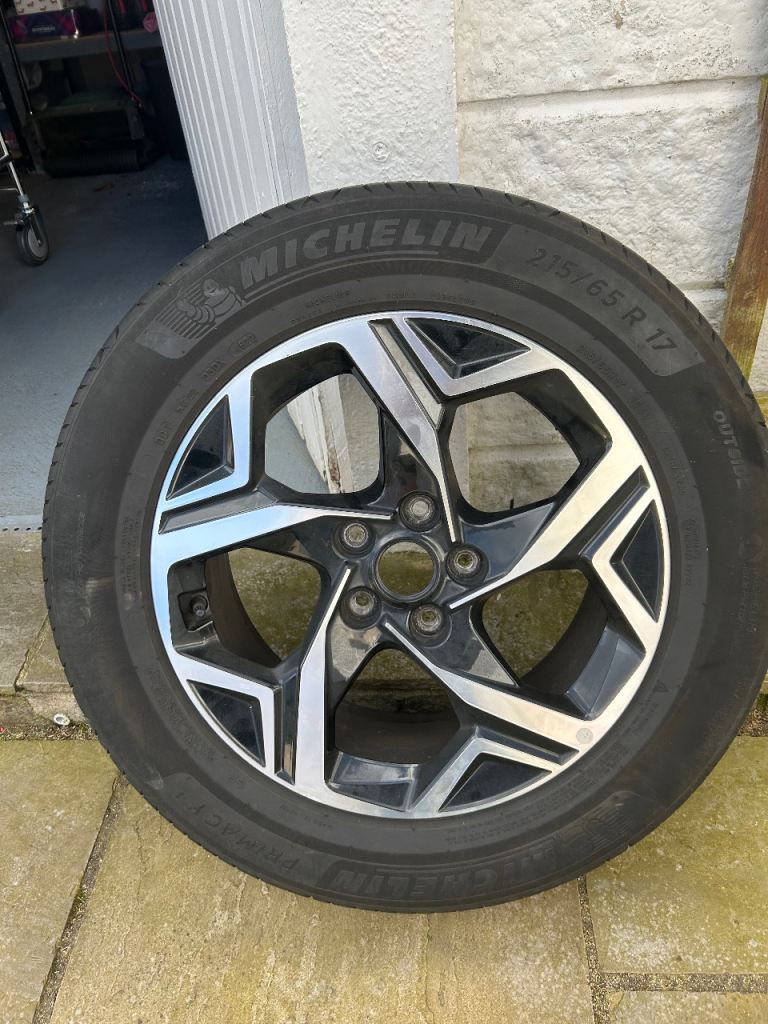 Kia sportage wheel