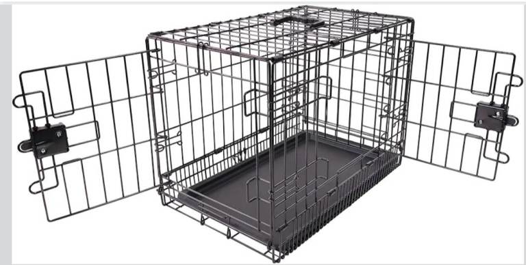 New medium pet crate