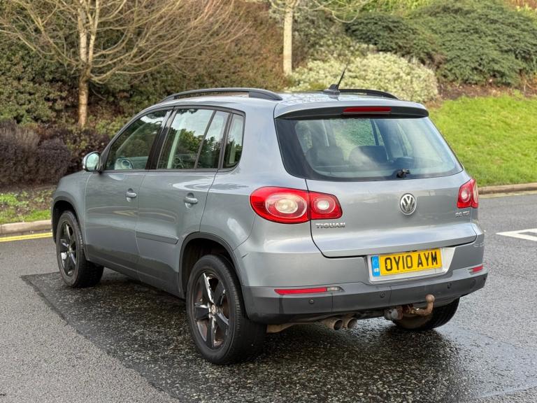 2010 Volkswagen Tiguan 2.0 TDi Escape 5dr Auto ESTATE Diesel Automatic