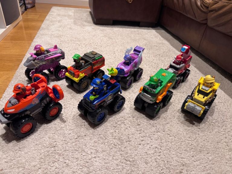 Paw Patrol Monster Truck Toys with Figures – Set of 8, very good condition 