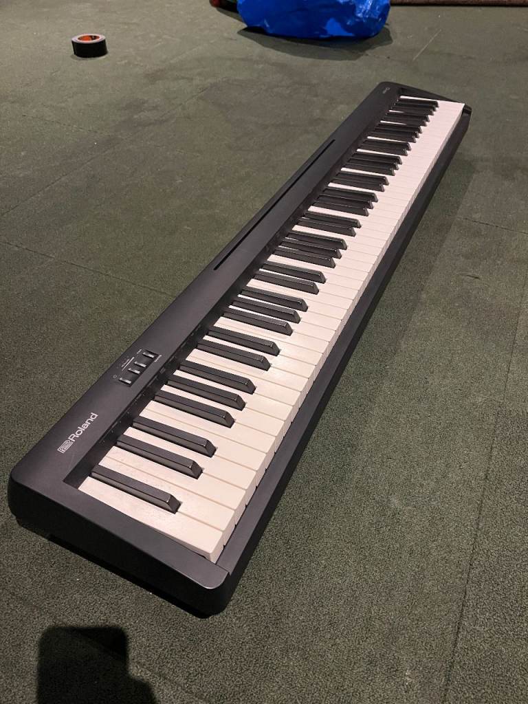 Roland FP10 Digital Piano