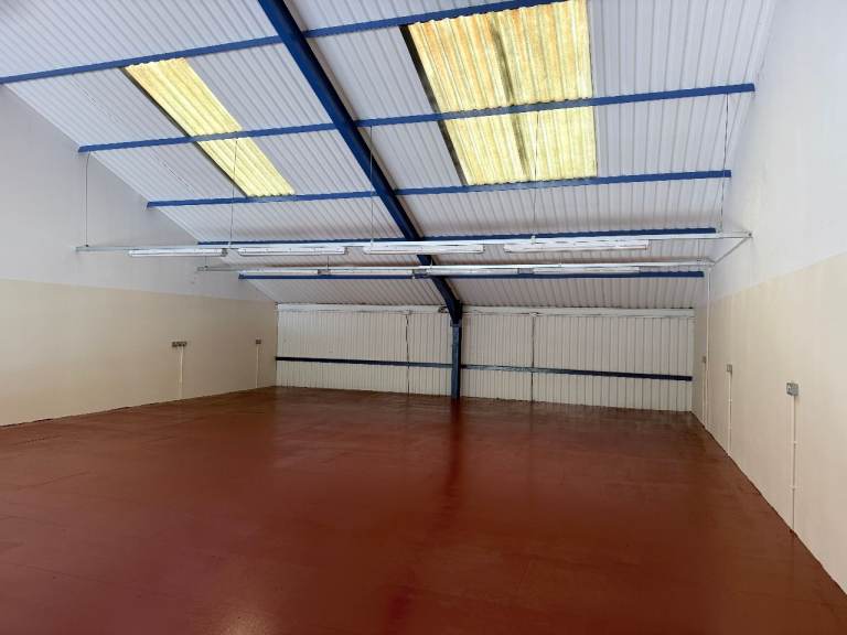 Industrial / Warehouse Unit With Mezzanine To Let 3,143 Sq Ft