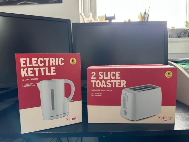 Nutmeg Electric Kettle and 2-Slice Toaster Set – Brand New