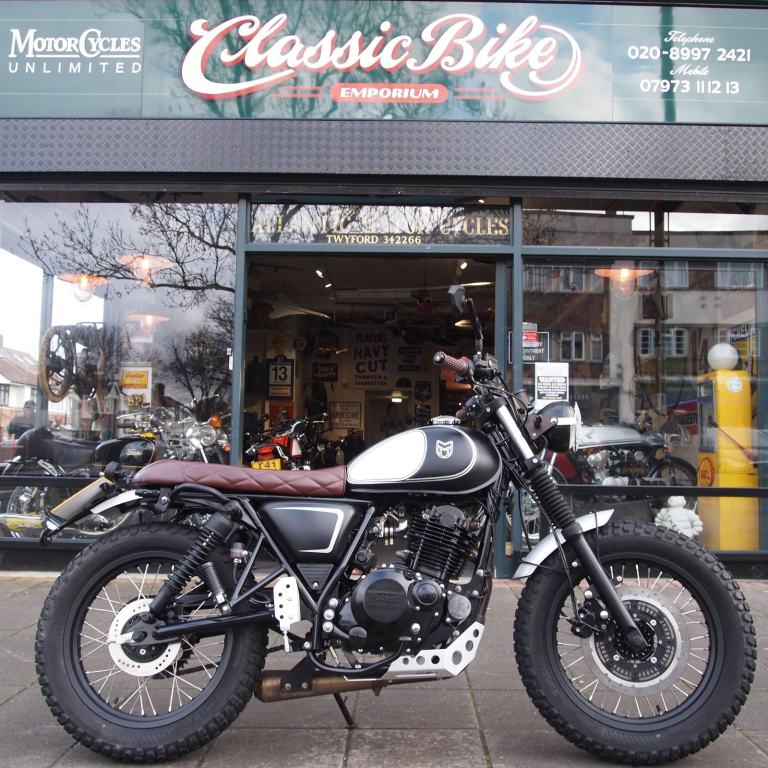 2019 Mutt Mongrel 250 Classic Bobber Flat Tracker Custom, with only 3371 miles.