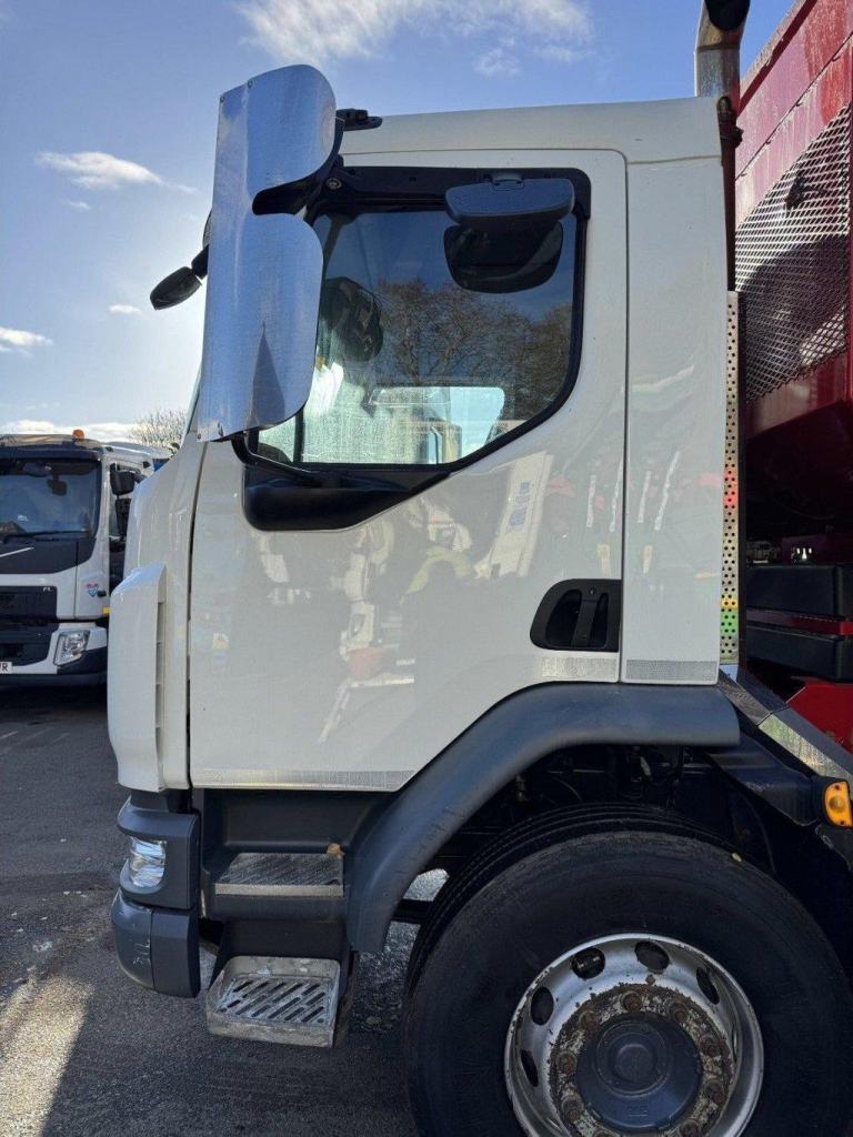 2021 DAF LF-260 SKIP LOADER