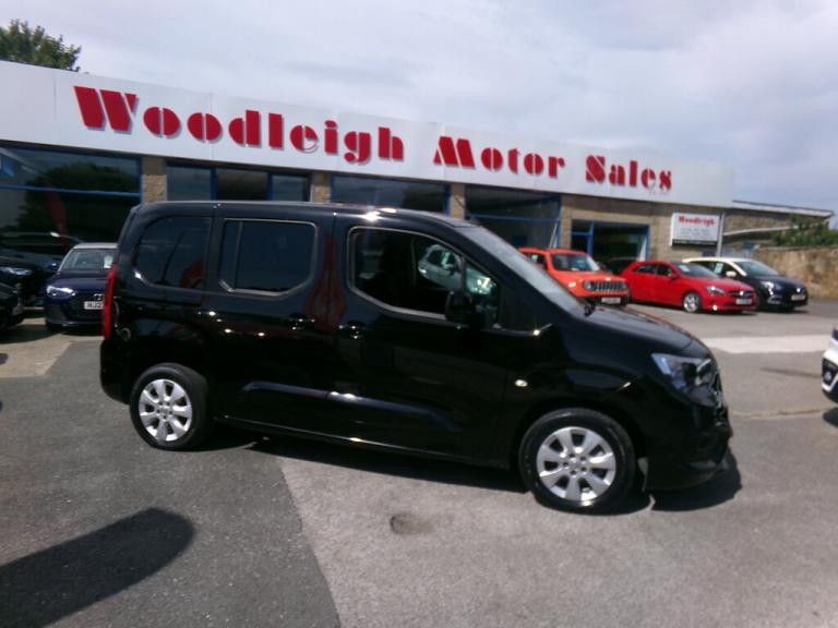 2021 Vauxhall Combo Life 1.5 Turbo D SE 5dr [7 seat] MPV DIESEL Manual