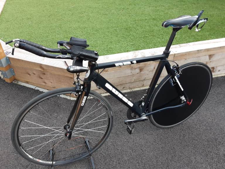 Guess RB1 Triathlon/TT Race Bike with Carbon Forks.