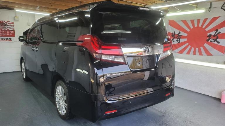 Toyota Alphard 2.5 auto black automatic 4wd only 51k miles in stock 2015