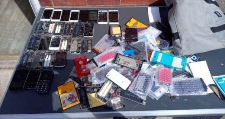 Joblot of Untested Phones and New Parts - untested