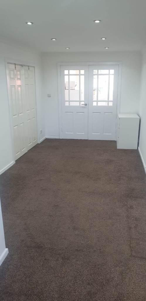 Studio flat 1 bed maidenhead becoming available 28 march
