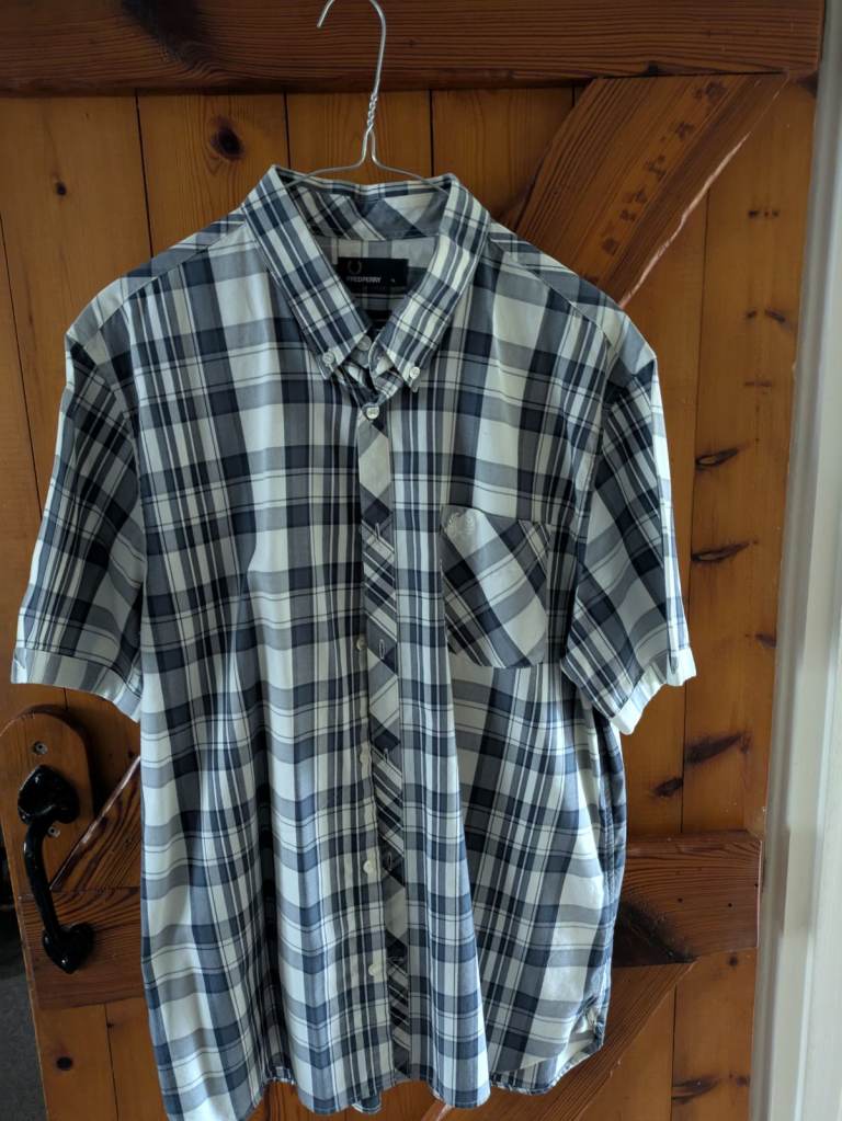 Mens Fred Perry shirt 