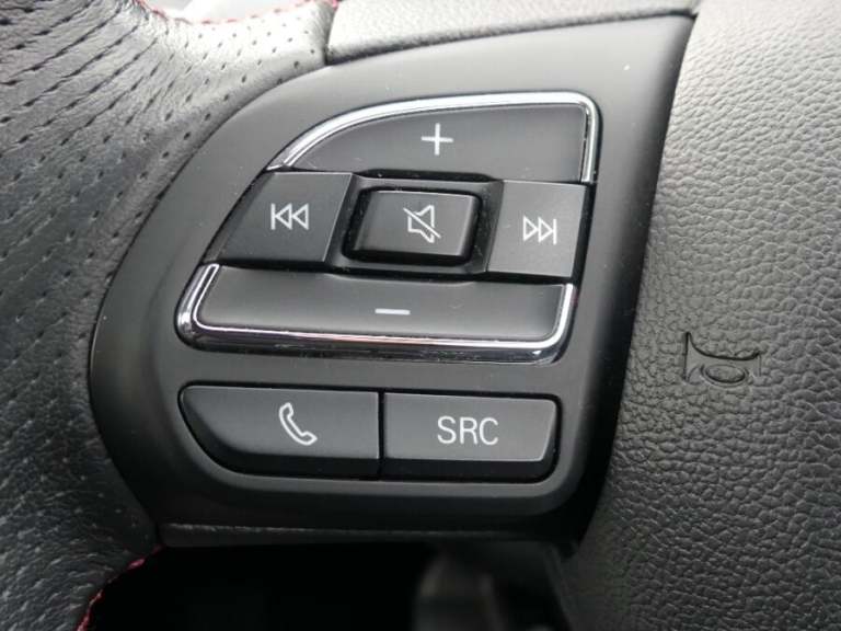 2023 MG MG HS 1.5 T Gdi Exclusive Suv 5dr Petrol Dct Euro 6 (s/s) (162 Ps) ESTATE Petrol Automatic