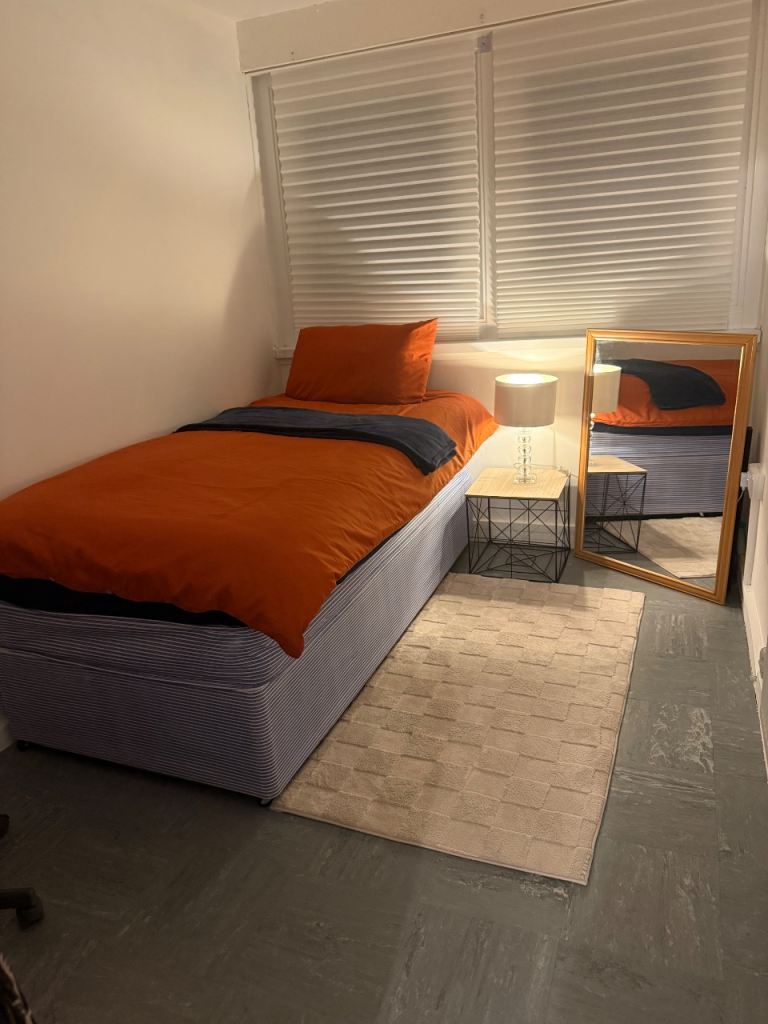 Single bed base with mattresses 