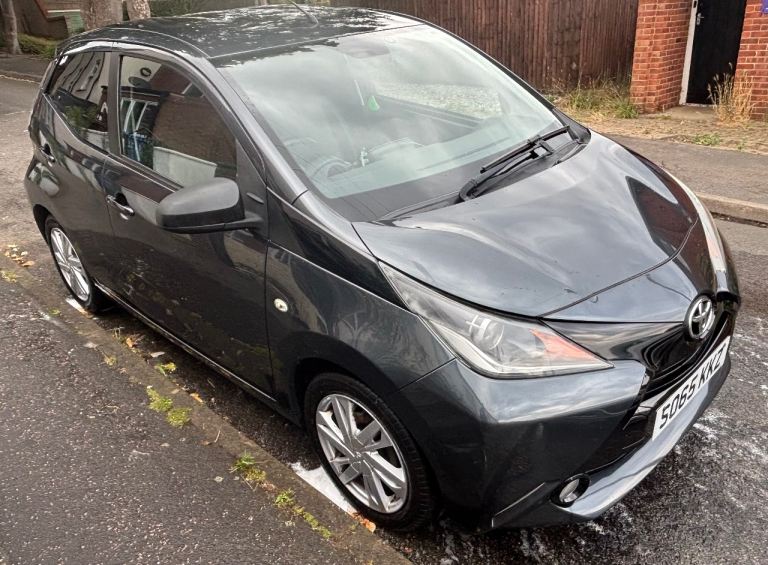 Toyota, AYGO, Hatchback, 2016, Manual, 998 (cc), 5 doors