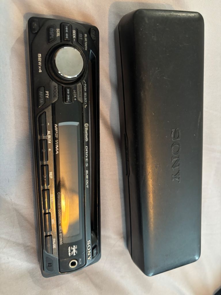 Sony Bluetooth MEX-BT2600 Single-DIN Head Unit: