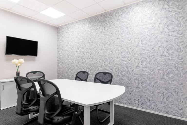 Leeds - LS12 6LN \ Productive Team Workspace with 4 Workstations