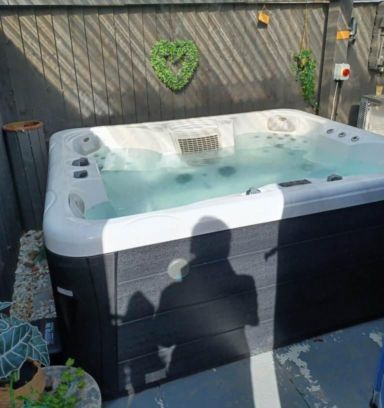 Gecko systems hot tub