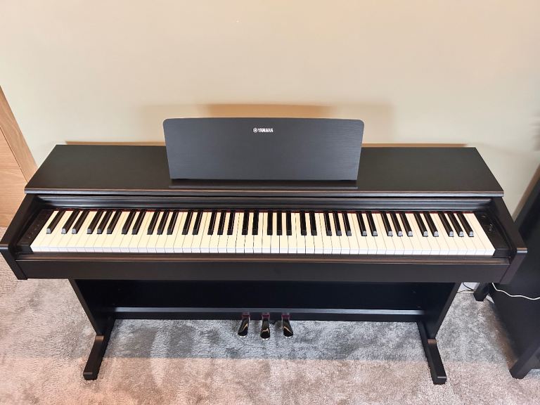 Yamaha YDP-145 Arius Digital Piano with Roland adjustable stool 