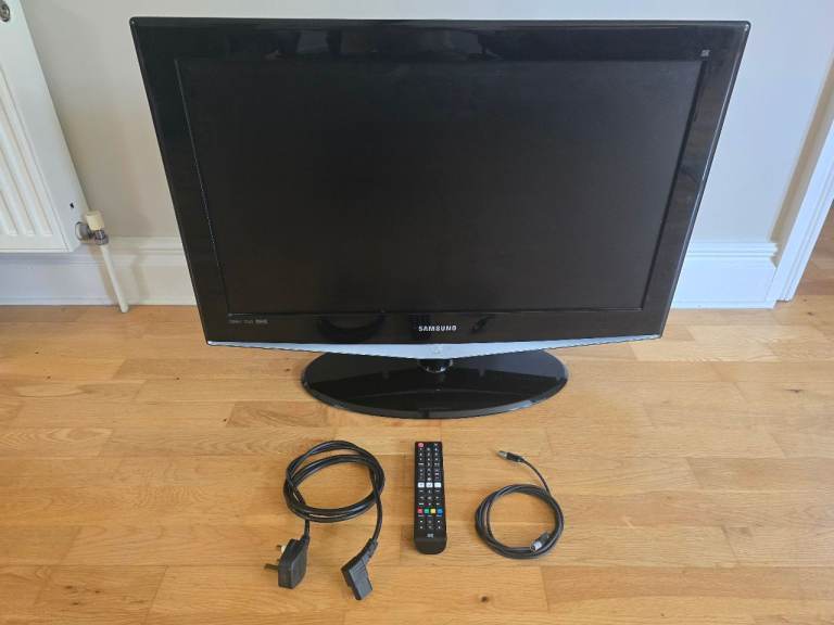 Samsung LE32R74BD 32 inch LCD TV DVT Freeview
