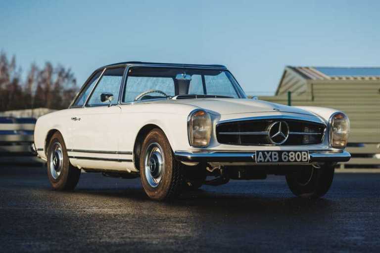  Mercedes-Benz 230 SL PAGODA Manual