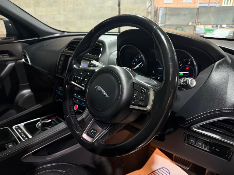 2017 Jaguar F-Pace 2.0 D180 R-Sport SUV 5dr Diesel Auto AWD Euro 6 (s/s) (180